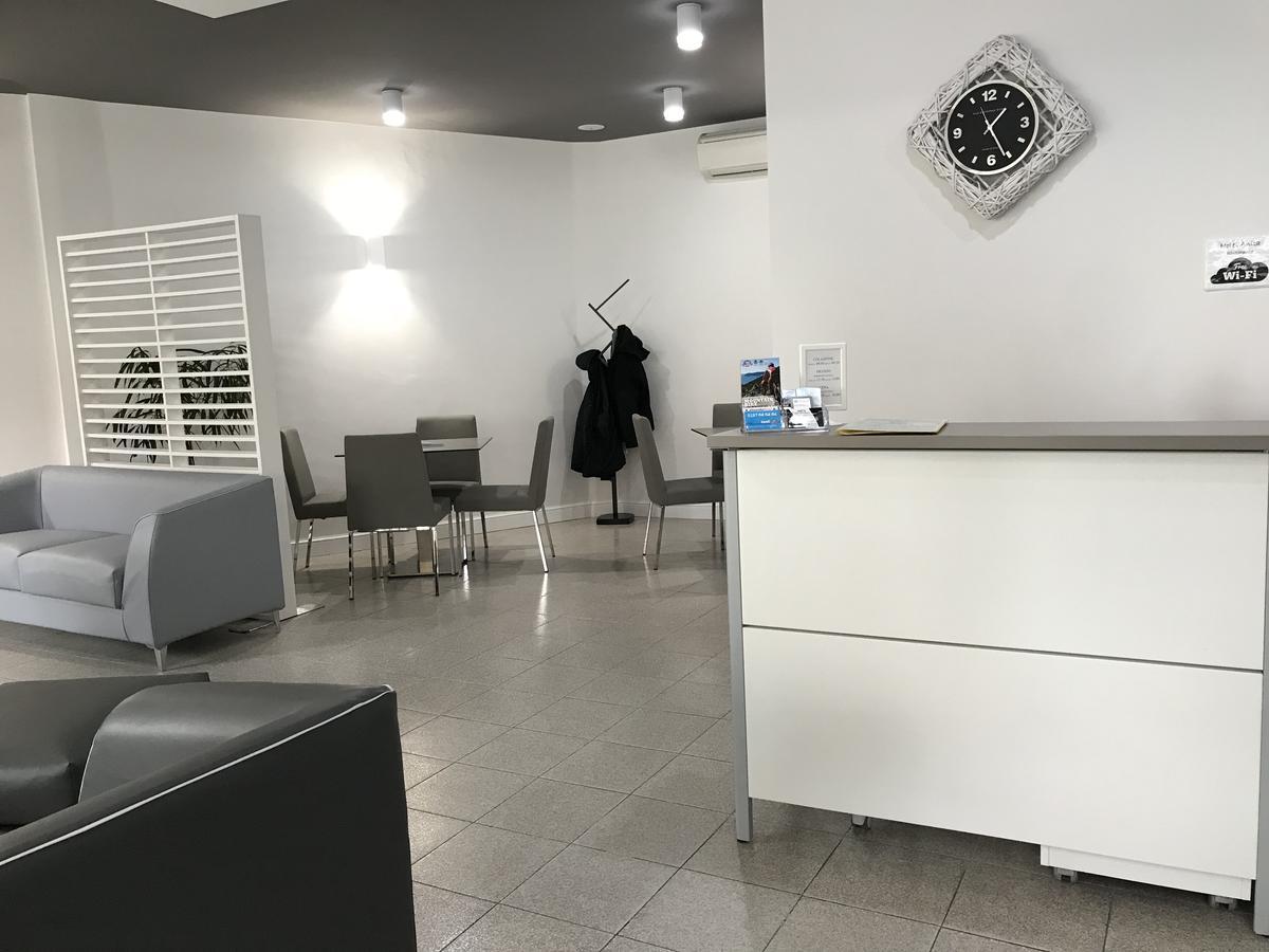 Albergo Anita 알라시오 외부 사진