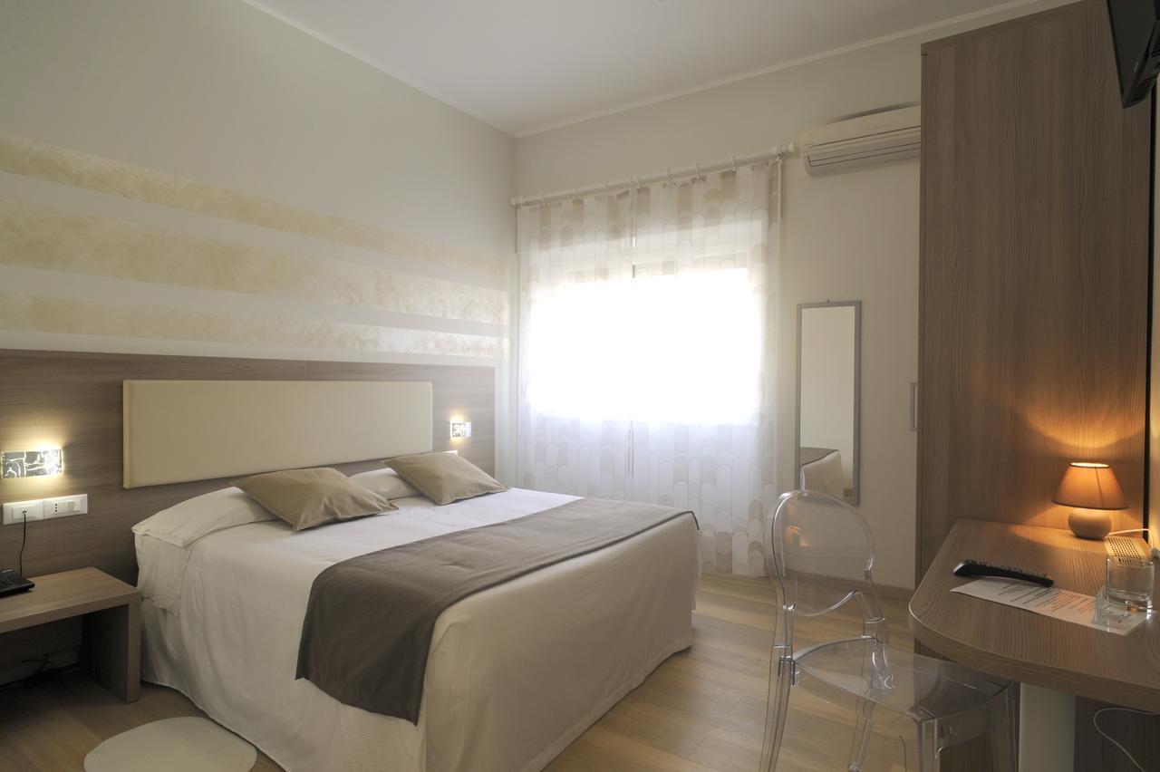 Albergo Anita 알라시오 외부 사진